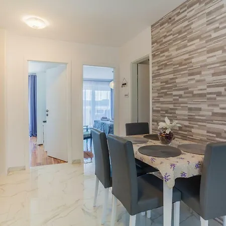 Apartamento Sara - *